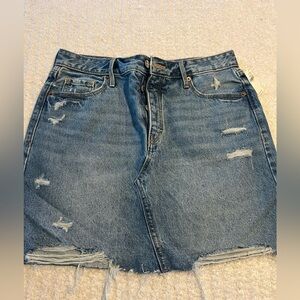 NWT Old Navy distressed denim skirt size 10